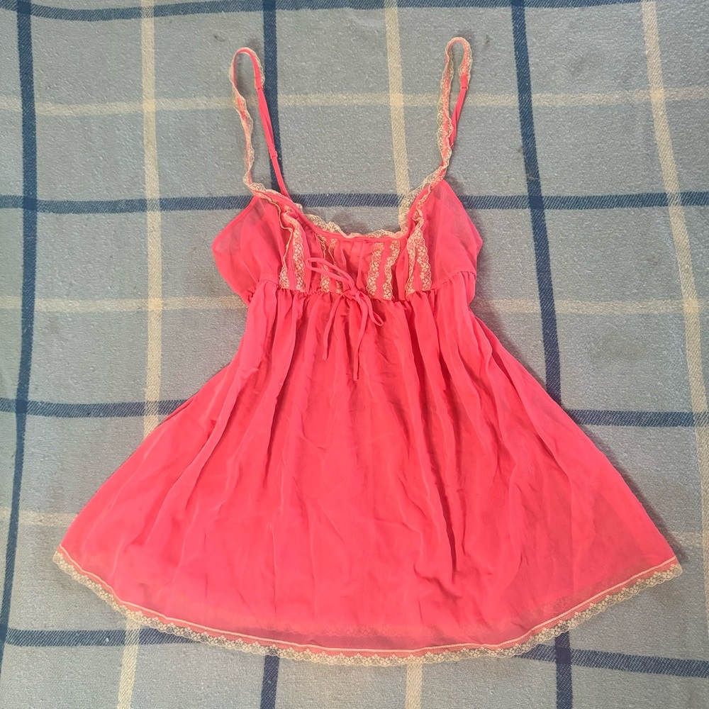 peachy pink/orange Y2K Victoria’s Secret Lace Trim Chemise Lingerie